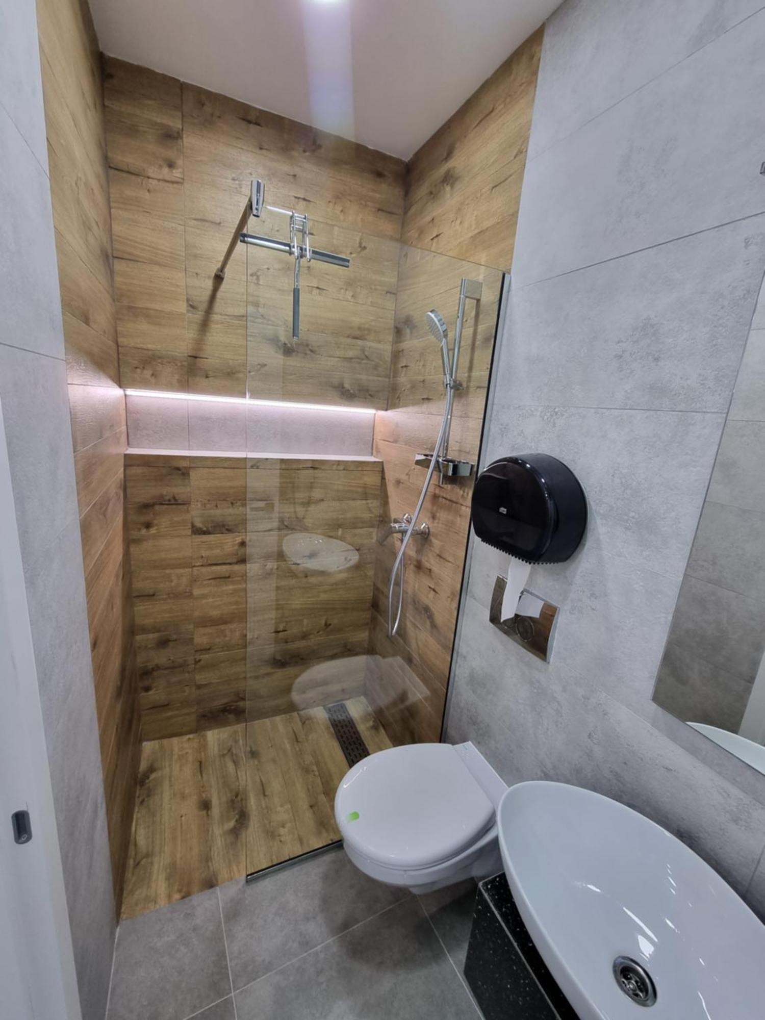 Casa Chiper - Apartament Parter Braşov Exteriör bild